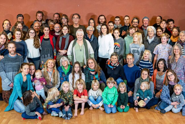 Gruppenfoto alle bewohner
